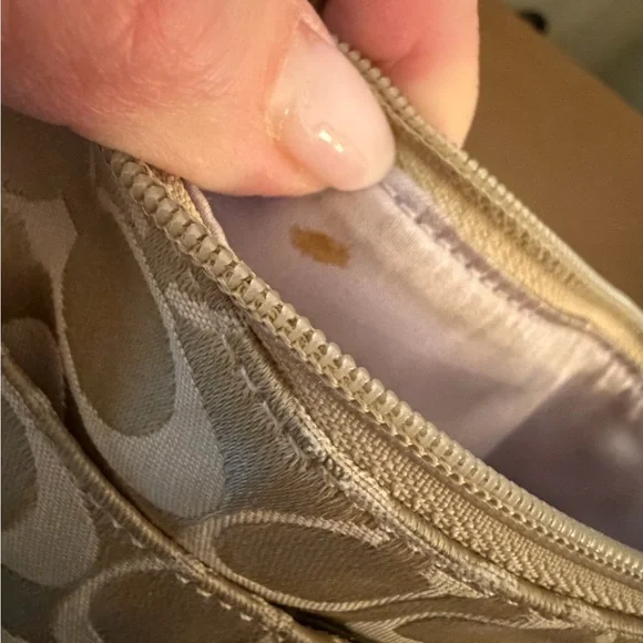 **SALE**Coach Beige Signature Crossbody Bag from 2008 - Picture 7 of 16